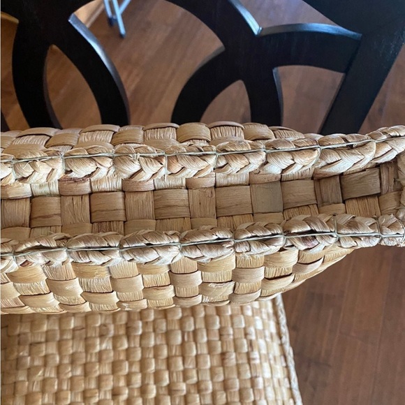 Japanese Style Handcrafted Eco-Friendly basket weave straw cushion (1 out of 2)